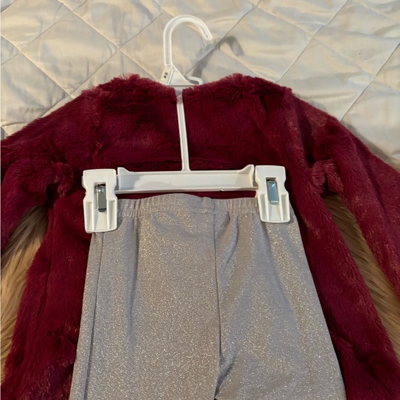 NICOLE MILLER GIRL 4 PIECE OUTFIT. - Picture 5 of 5